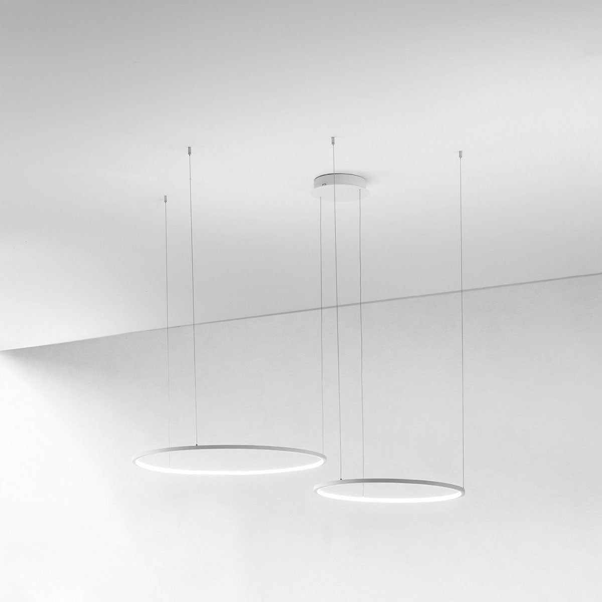 GEALUCE Montatura in alluminio satinato bianco. Diffusore in silicone bianco opale. LED ERIKA 2 LUCI GEALUCE Montatura in alluminio satinato bianco. Diffusore in silicone bianco opale. LED ERIKA 2 LUCI